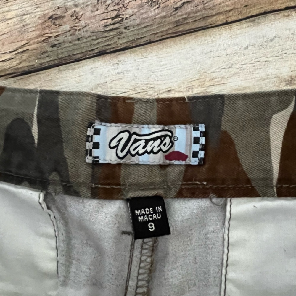 Vans Camo Print Bermuda Shorts Size 9 - Picture 6 of 8